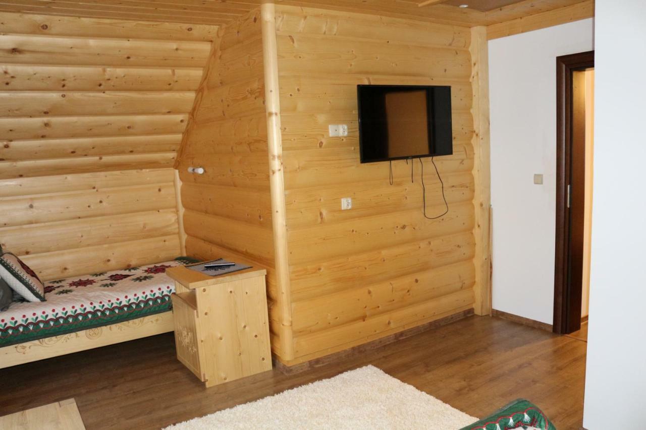 Szostak Apartament Banska Nizna Eksteriør bilde
